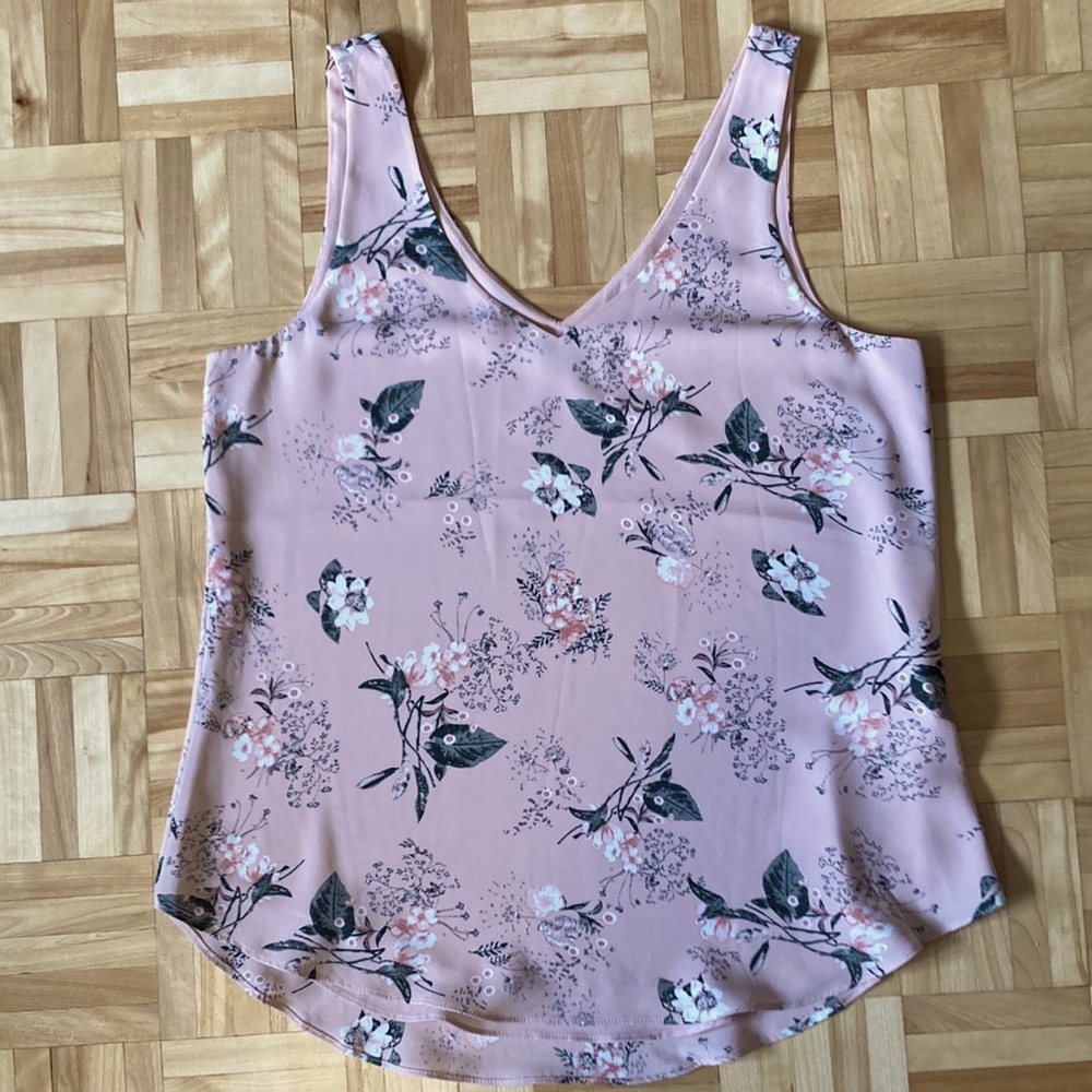 RW&Co v-neck sleeveless floral blouse pink green Betty Cooper Riverdale